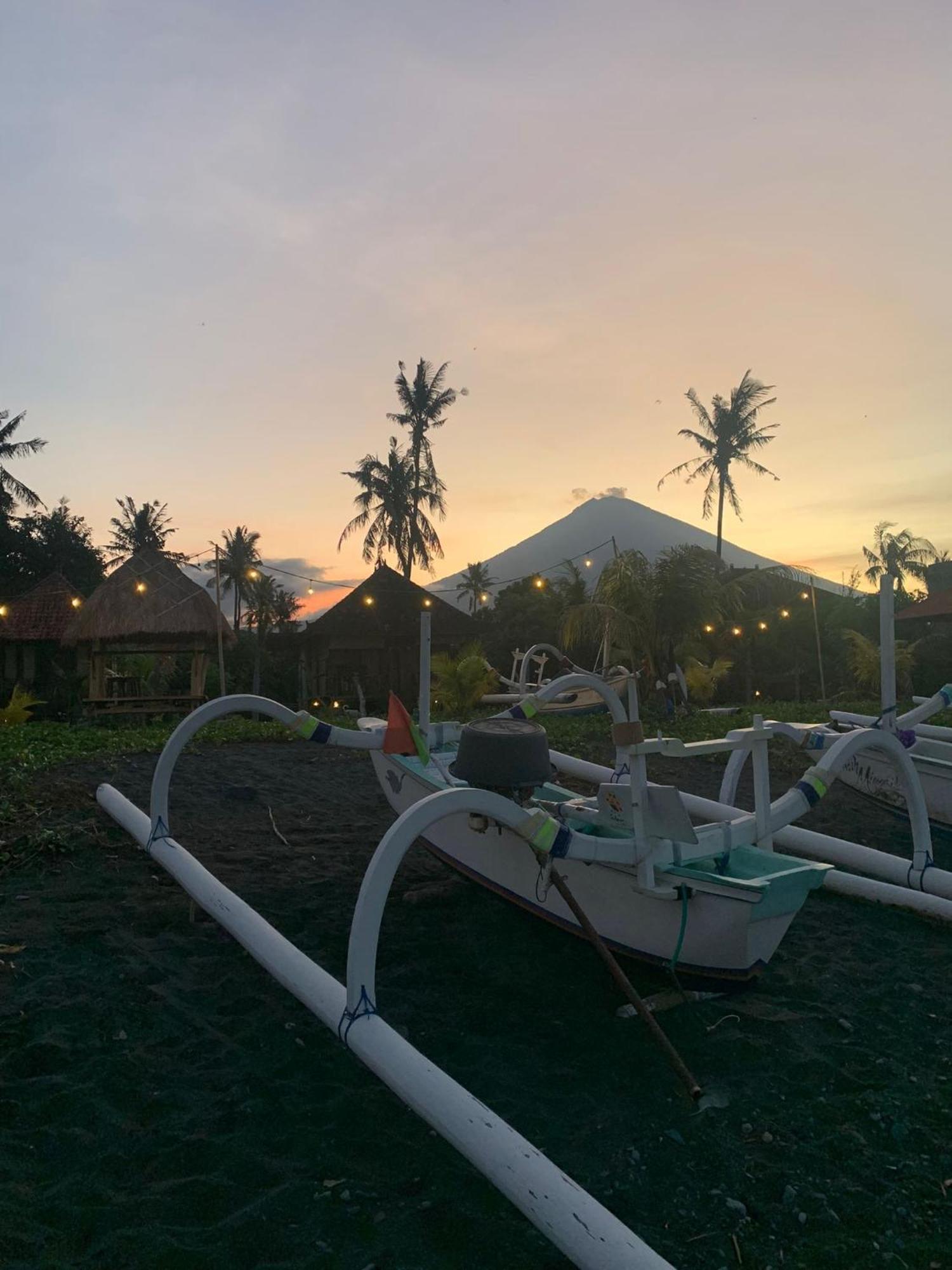 Yogi Beach Cabin Амед Экстерьер фото